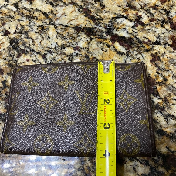 Vintage, authentic Louis Vuitton wallet - Picture 9 of 12